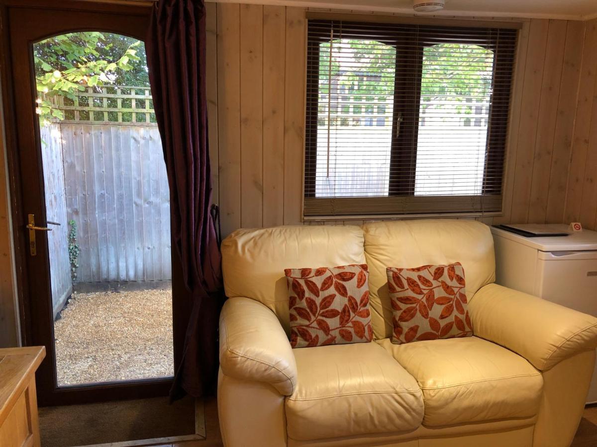 The Walnuts Country house